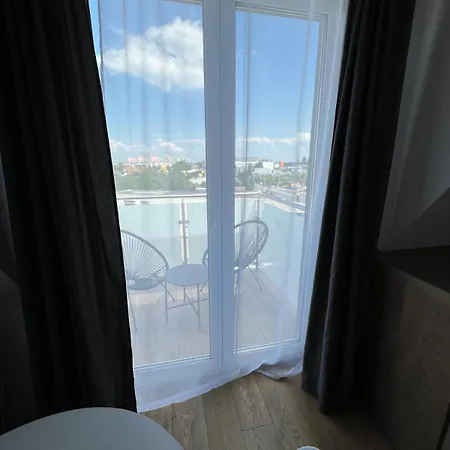 Kawalerka Z Widokiem Na *